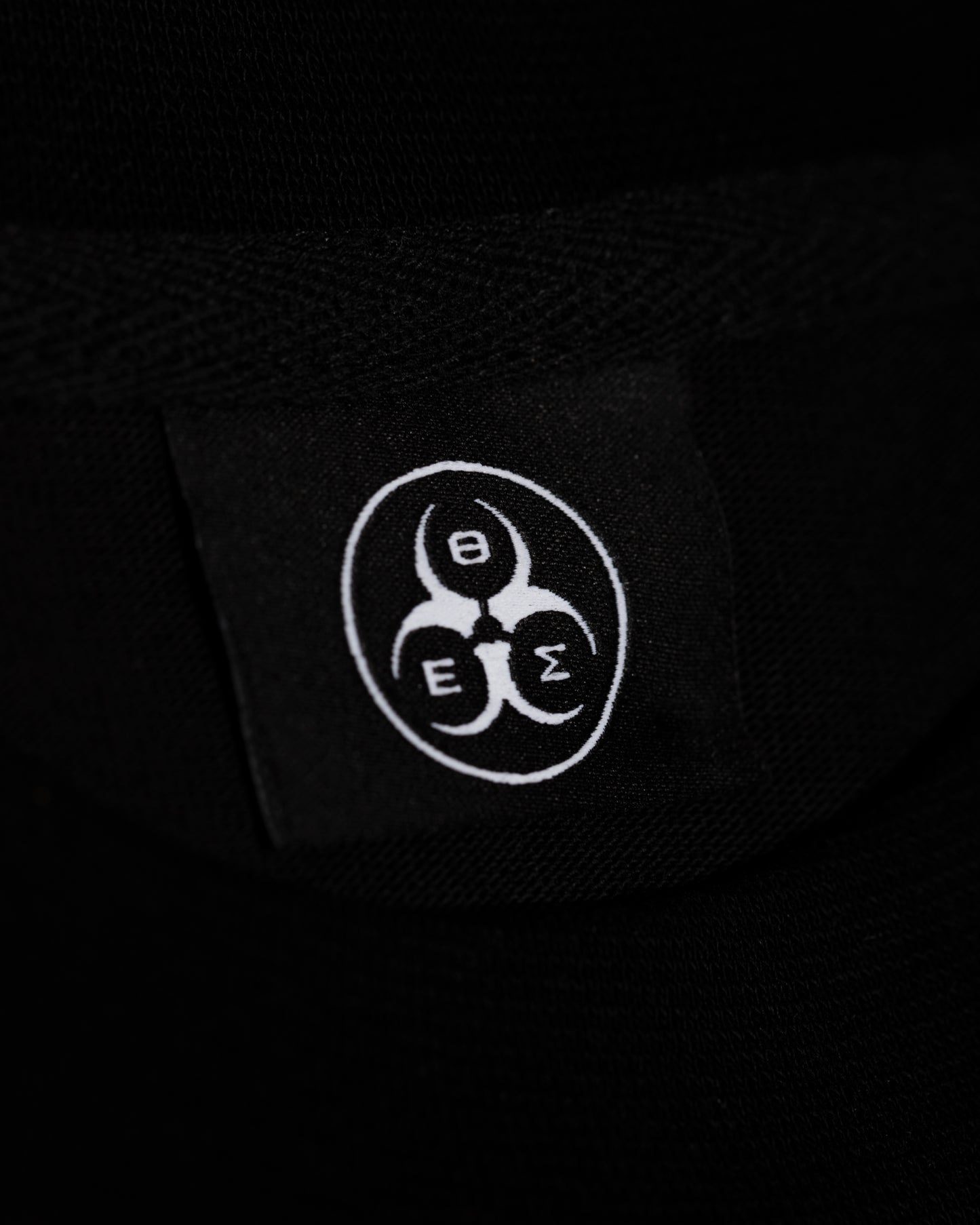 T-shirt ''Millennials'' Black
